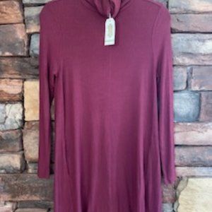 Nylon Turtleneck Swing Style Top with Pockets